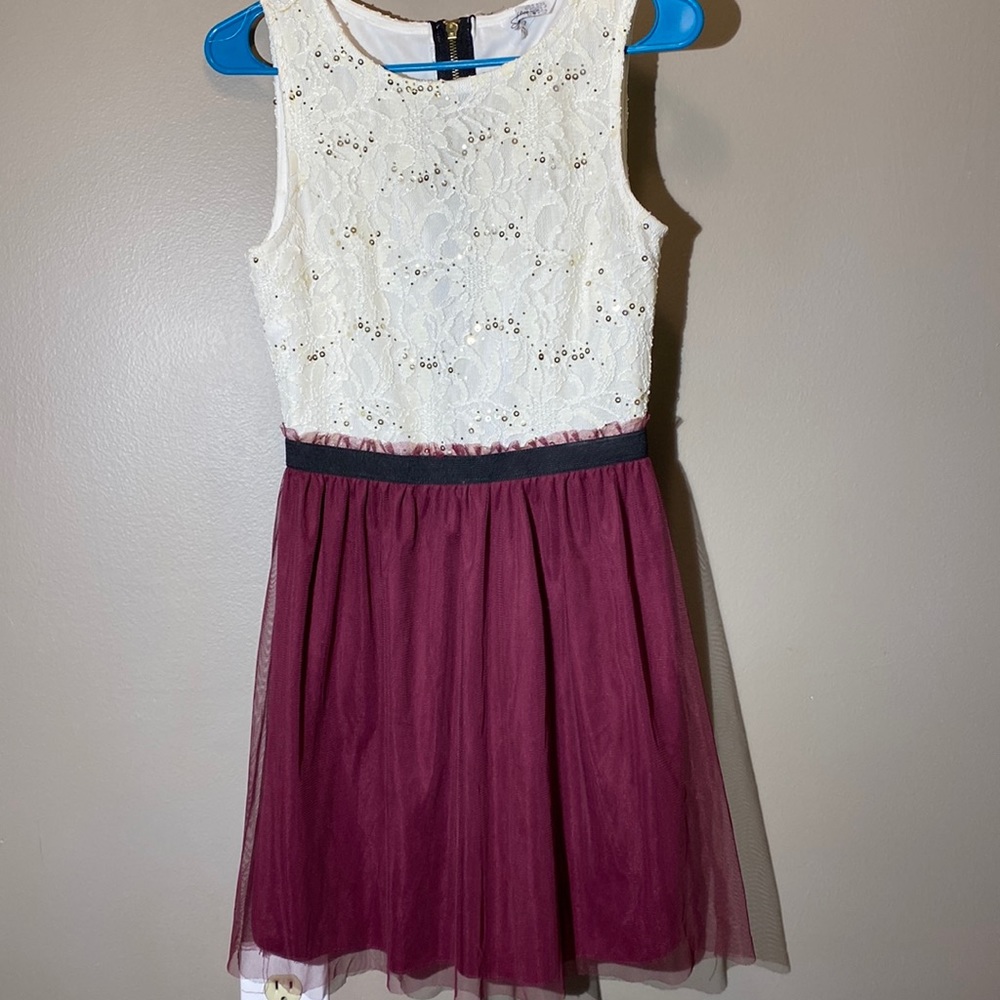 Speechless party dress women’s juniors size 7 super cute beautiful Sequins ontop